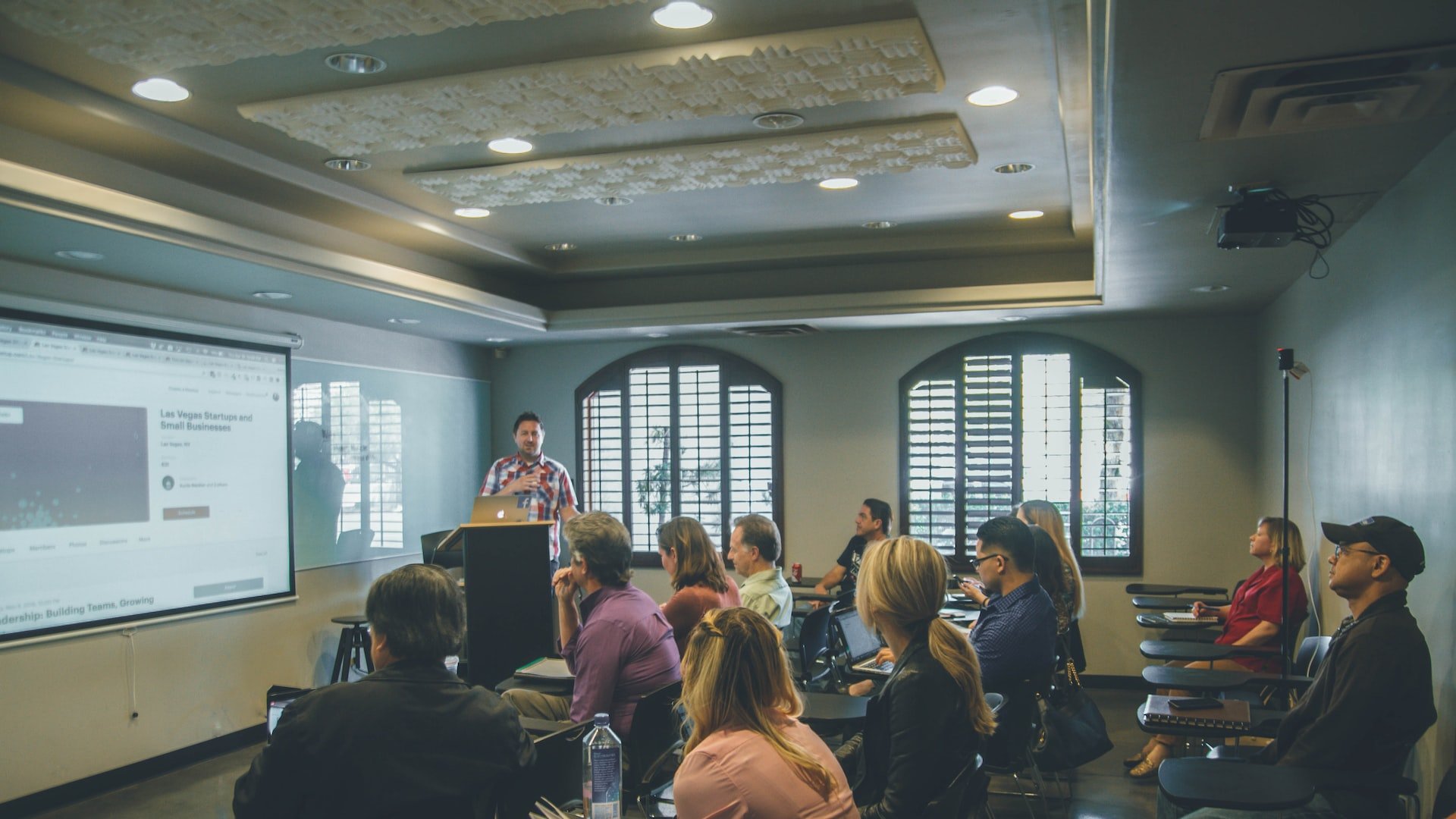 The Top 10 Tips for Conducting Effective Interviews: Improve Your Hiring Process Today!